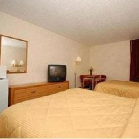 Quality Inn Waynesburg Esterno foto
