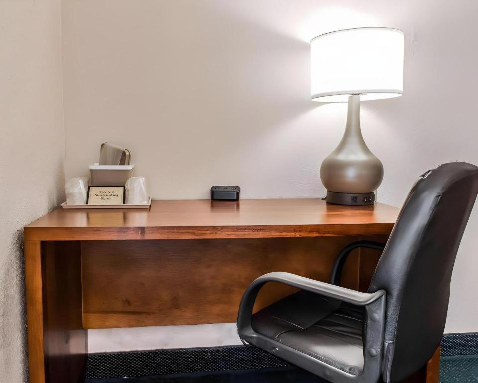 Quality Inn Waynesburg Esterno foto