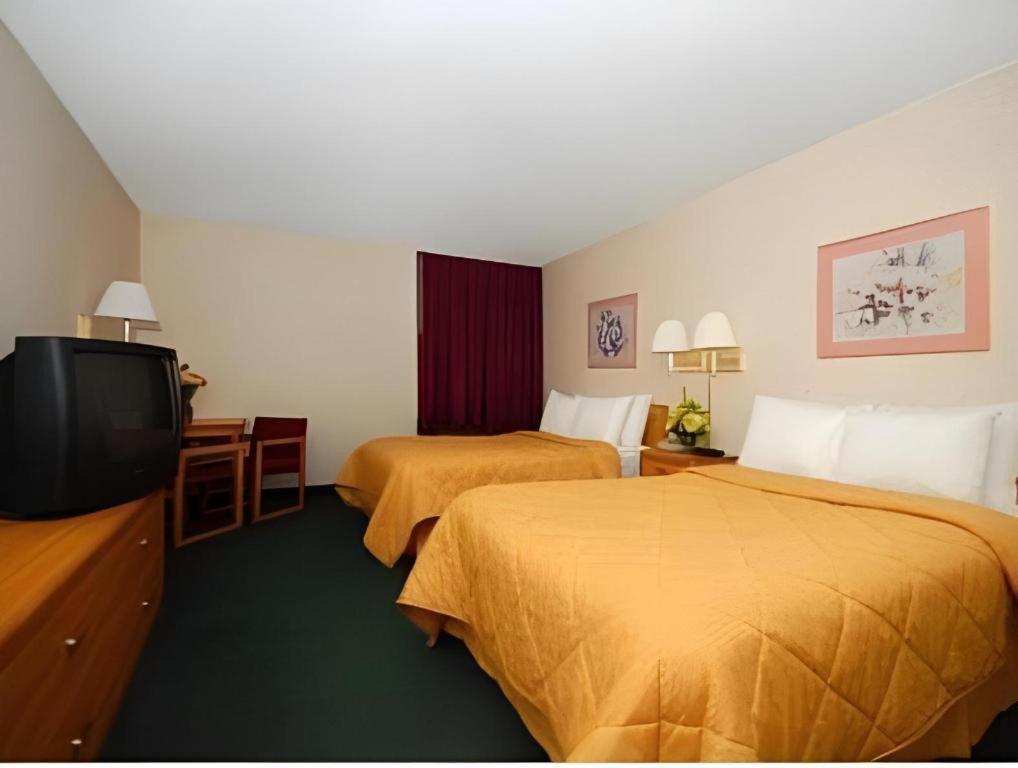 Quality Inn Waynesburg Esterno foto