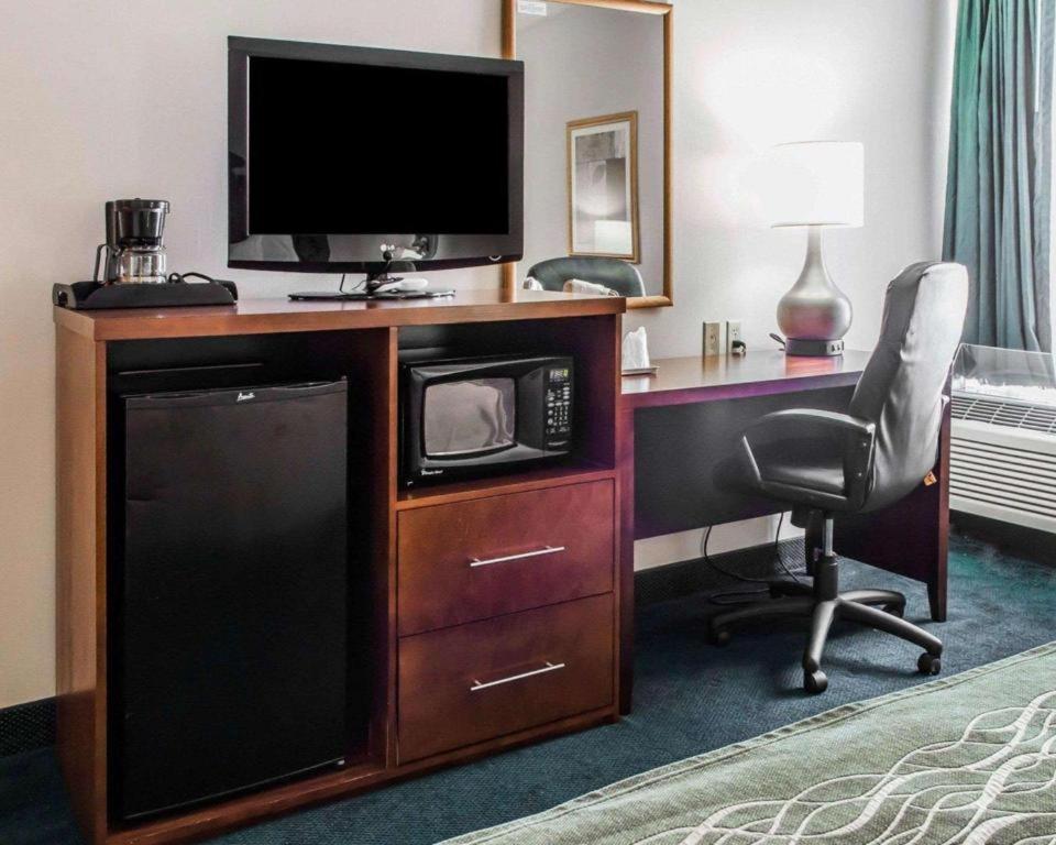Quality Inn Waynesburg Esterno foto