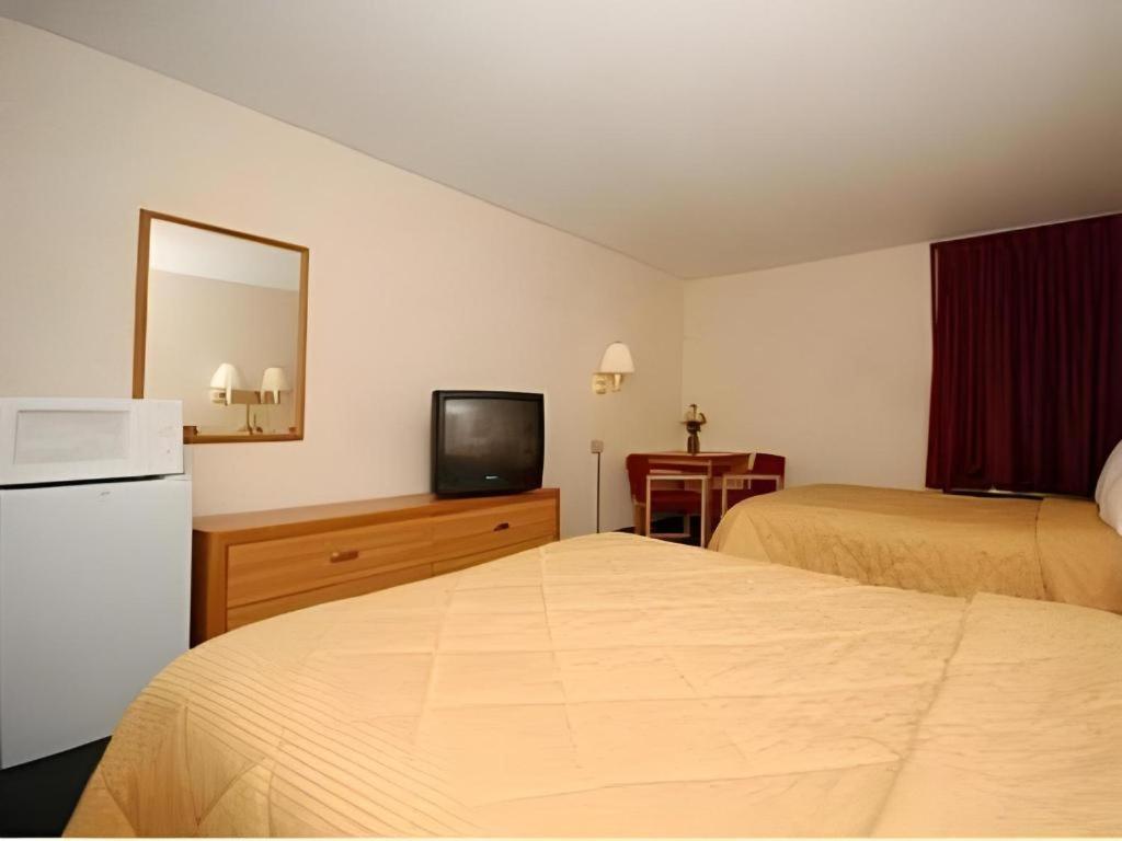 Quality Inn Waynesburg Esterno foto