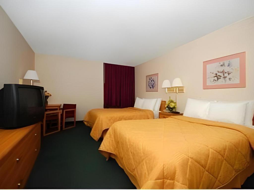 Quality Inn Waynesburg Esterno foto