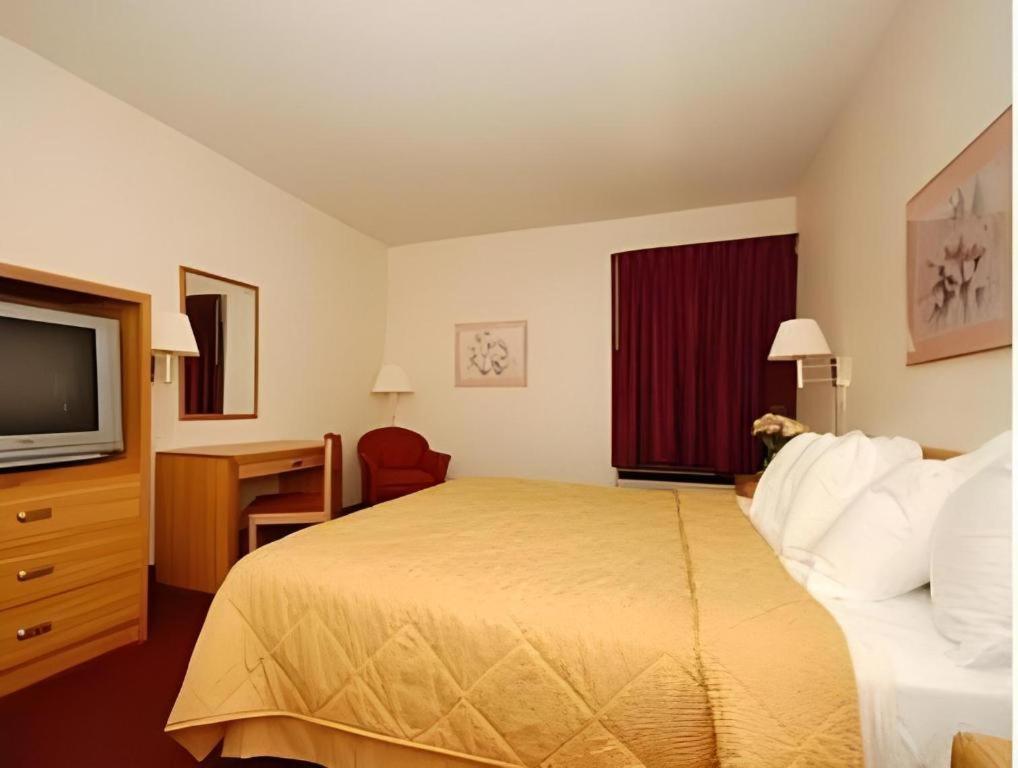 Quality Inn Waynesburg Esterno foto