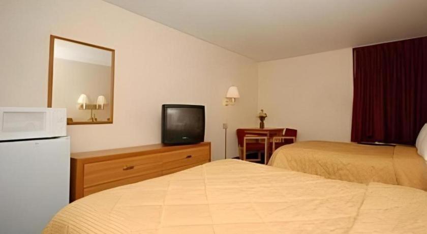 Quality Inn Waynesburg Esterno foto